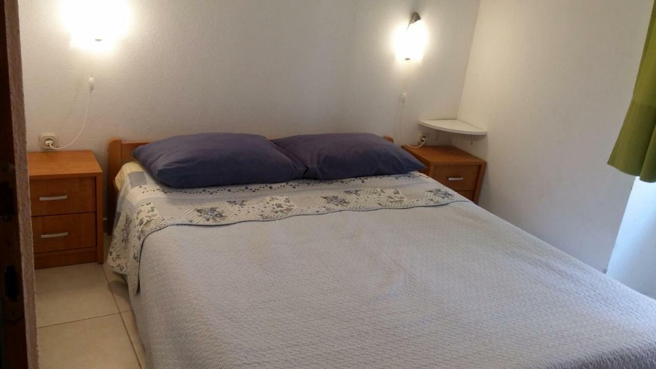 Tutini Dvori Apartamento Primošten Exterior foto