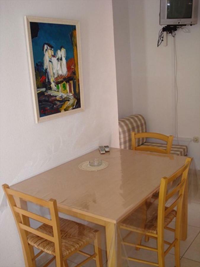 Tutini Dvori Apartamento Primošten Exterior foto