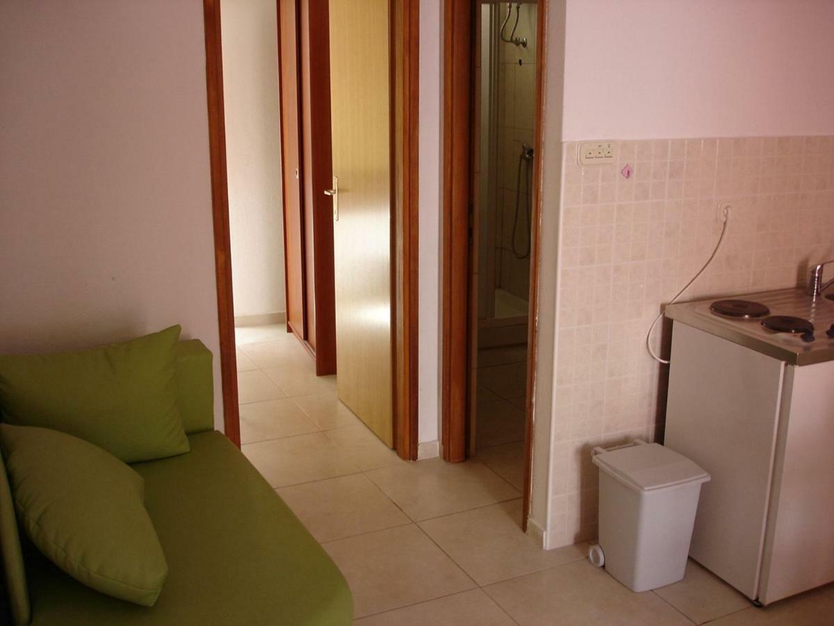 Tutini Dvori Apartamento Primošten Exterior foto