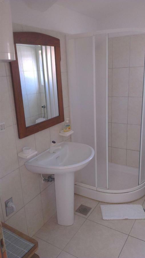 Tutini Dvori Apartamento Primošten Exterior foto